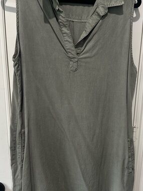 Bella Dahl Sleeveless Shift Dress in Sage Green